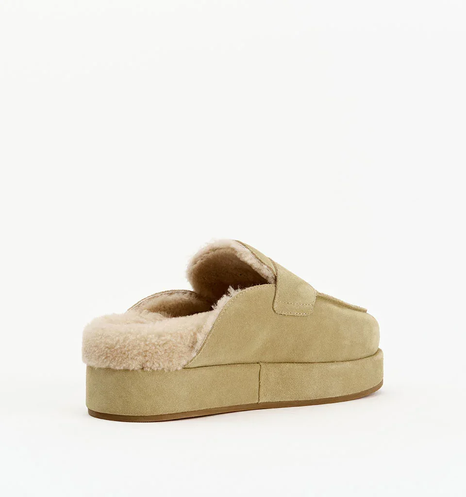 Alias Mae Burkley Loafer Dune Suede / Shearling - Image 4