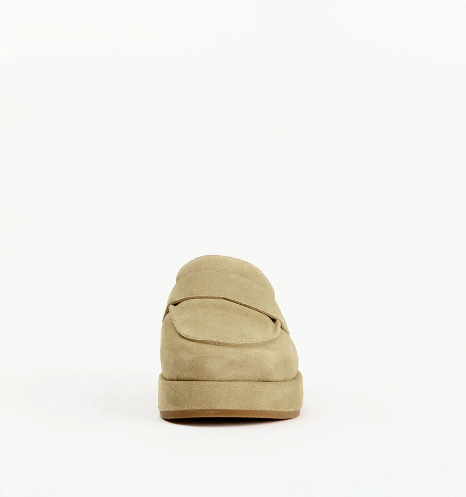 Alias Mae Burkley Loafer Dune Suede / Shearling - Image 5
