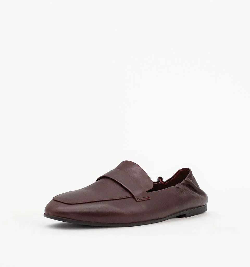 Alias Mae Ives Loafer Burgandy Oily Leather - Image 3