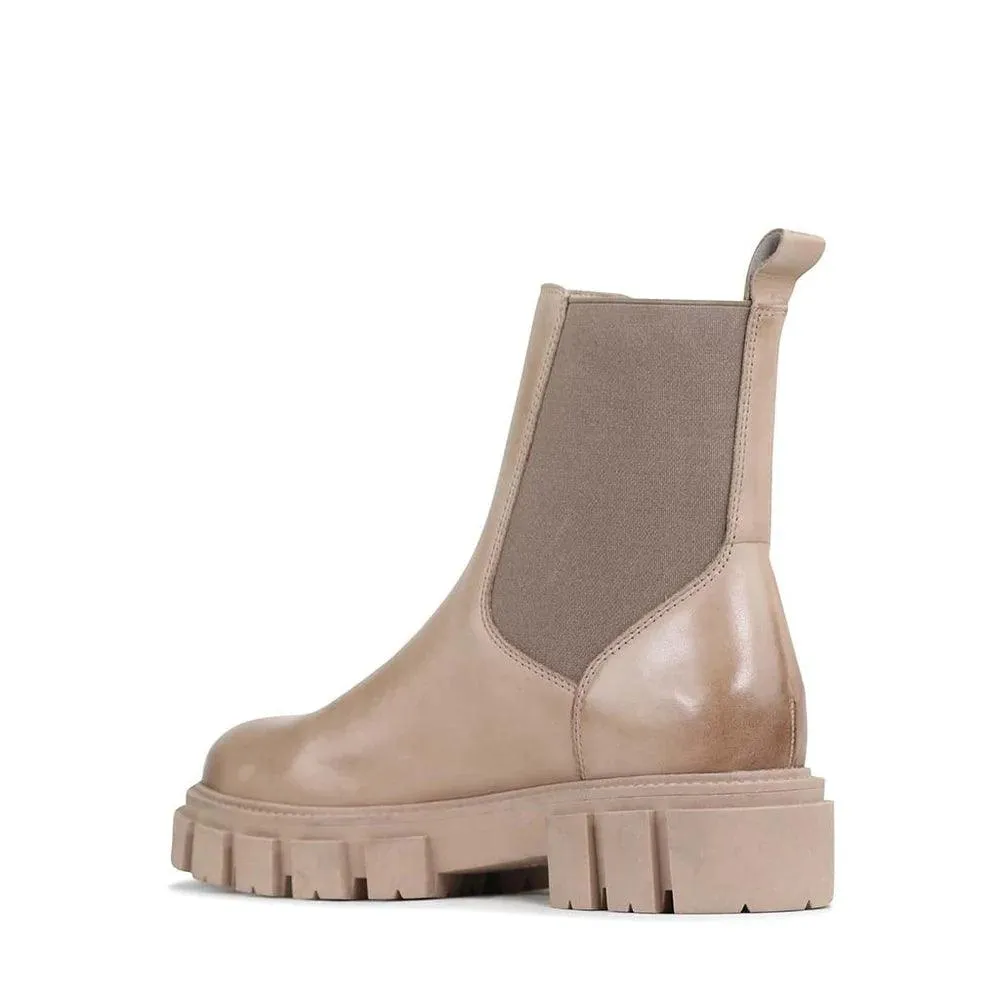 EOS Feat Boot in Taupe - Image 4