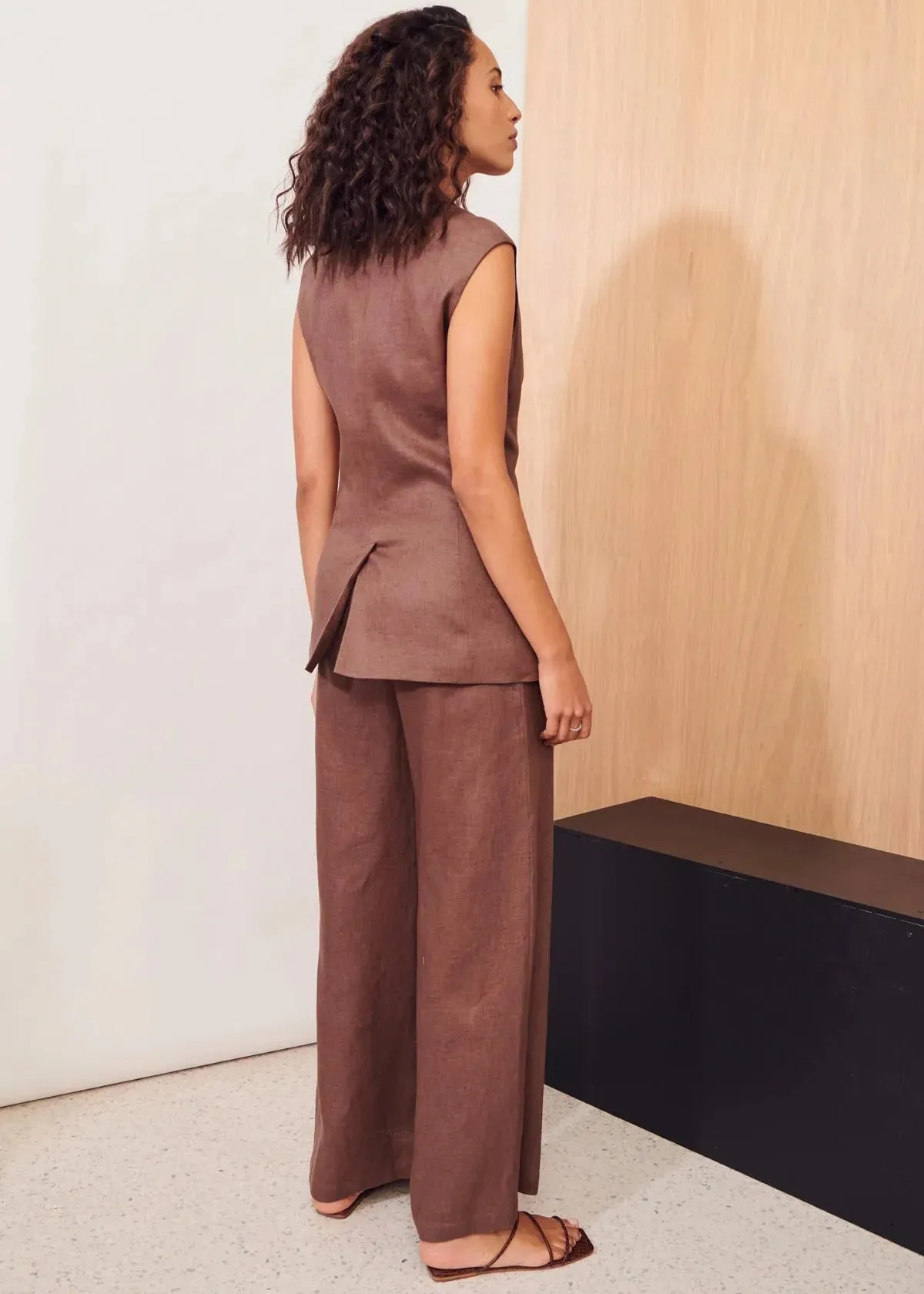 Apartment Clothing Gambit Pant in Chocolate - Image 12