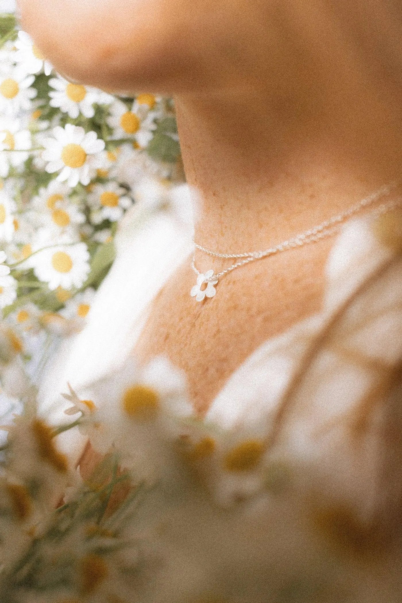 Argent Silversmith Holt Daisy Silver Neckace in 925 Recycled Sterling Silver