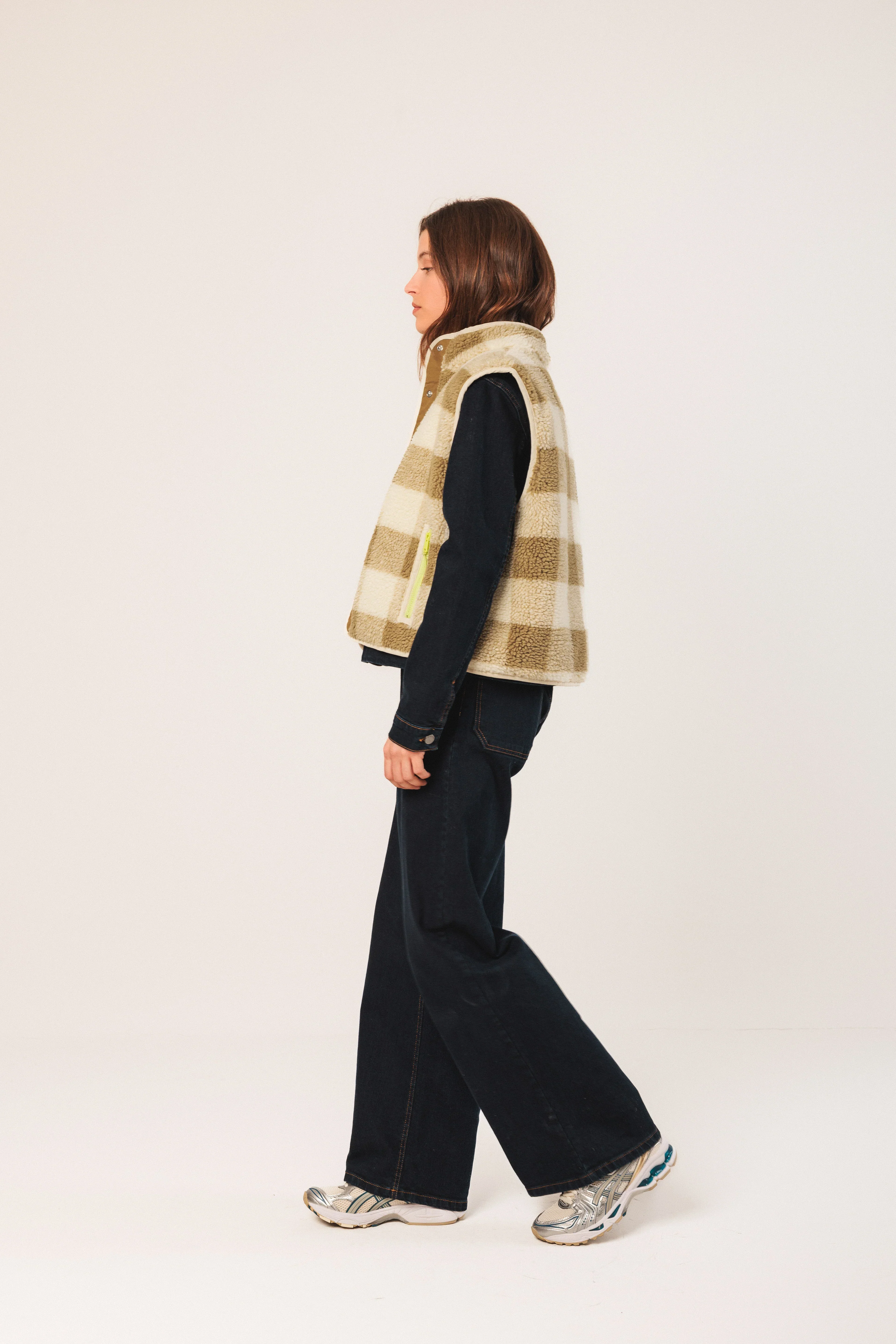 Indi & Cold Teddy Plaid Vest - Image 4