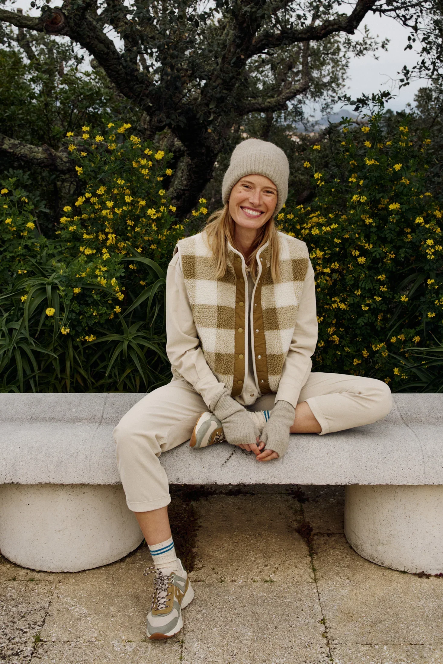 Indi & Cold Teddy Plaid Vest - Image 9