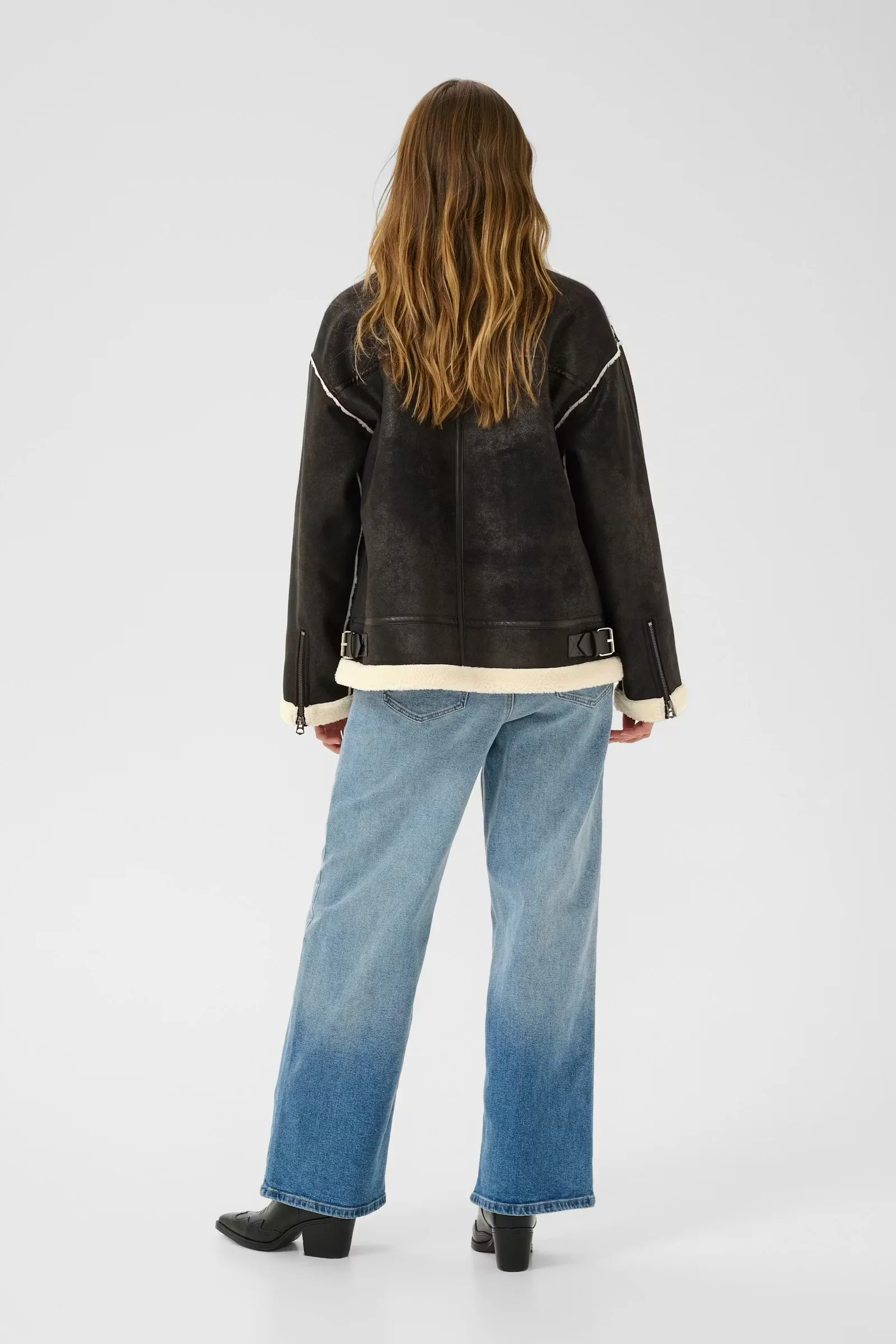 Kaffe KApernille Shearling Jacket Deep Black - Image 5