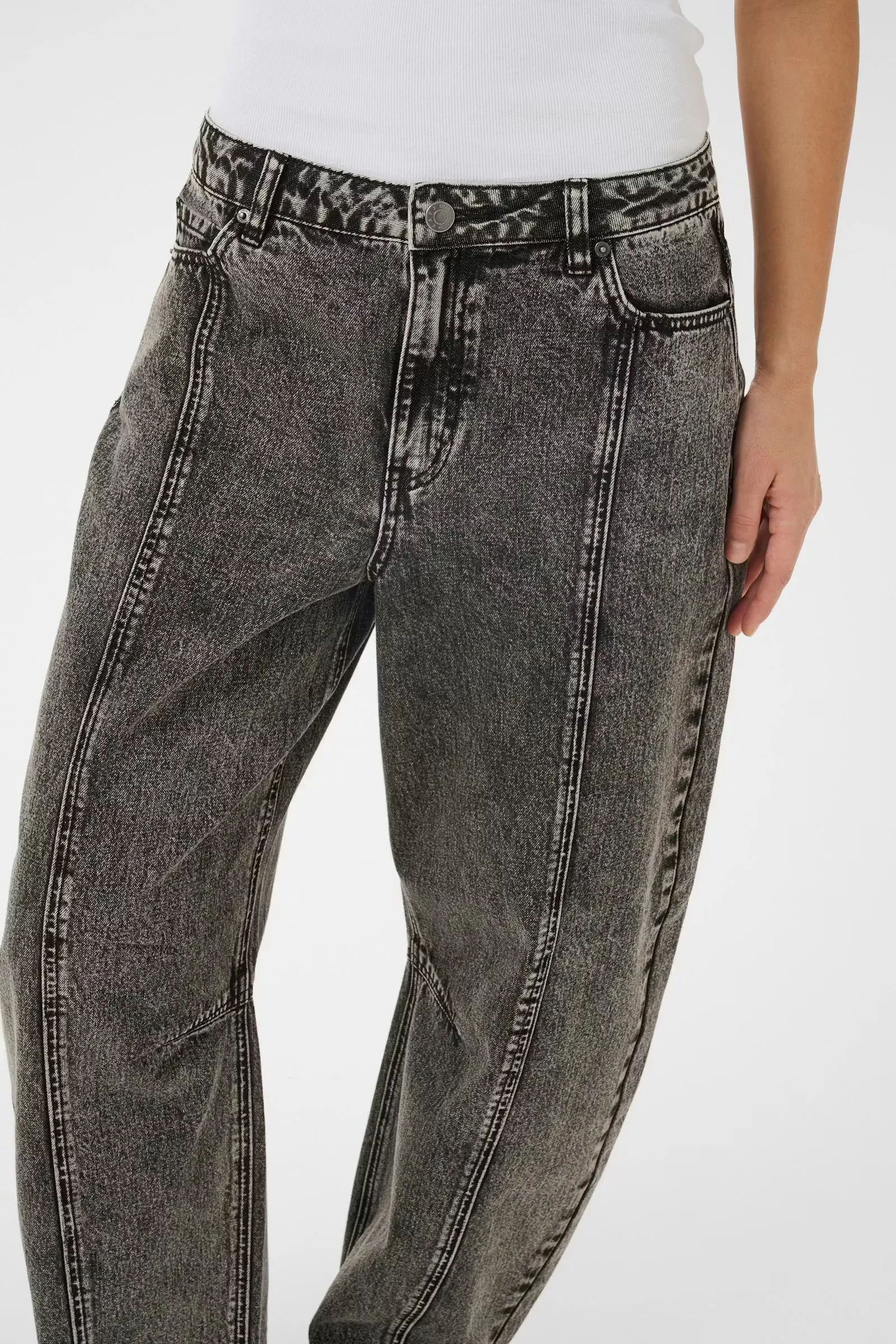 Kaffe KAross Barrel Leg Jeans Dark Grey Washed Denim - Image 6