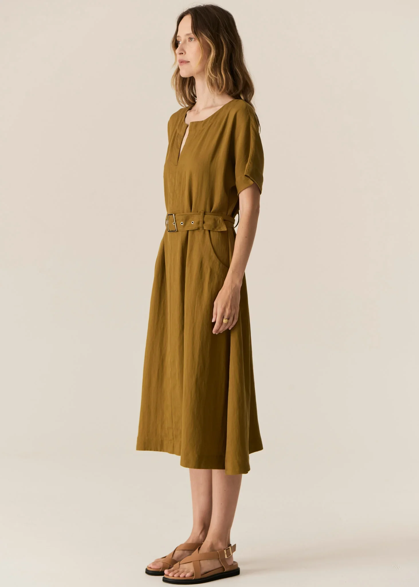 POL Faire Belted Dress in Khaki - Image 2